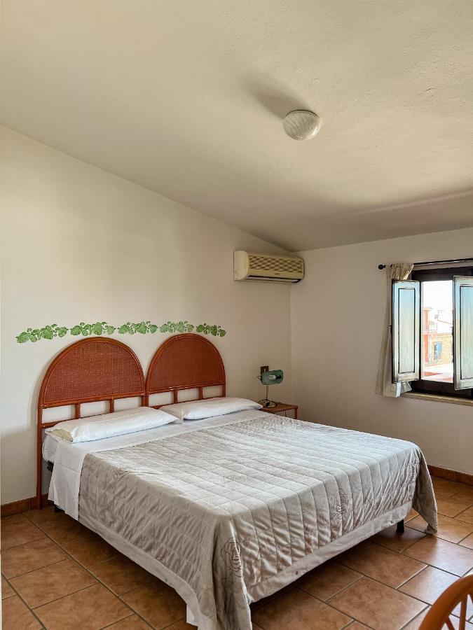 Albergo Ristorante Locanda Rosella Giba Kültér fotó