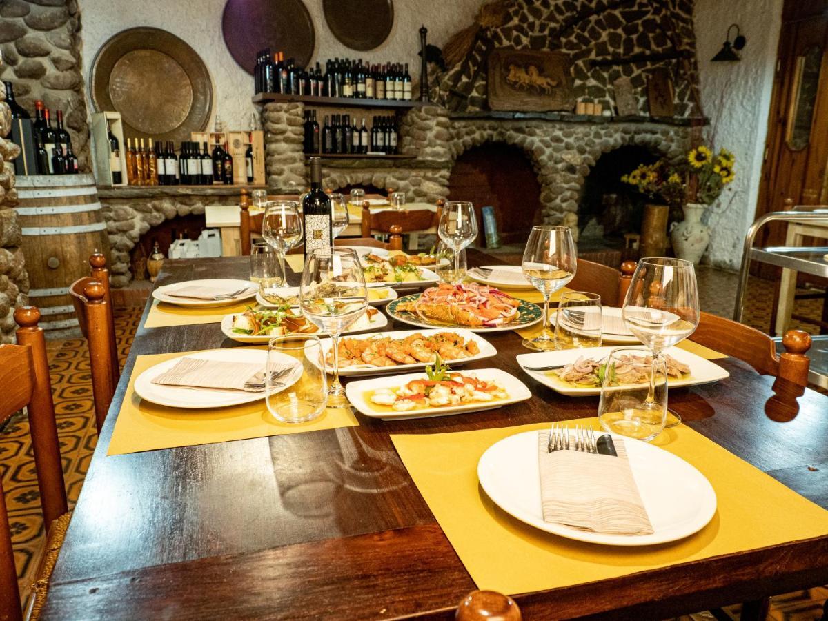 Albergo Ristorante Locanda Rosella Giba Kültér fotó