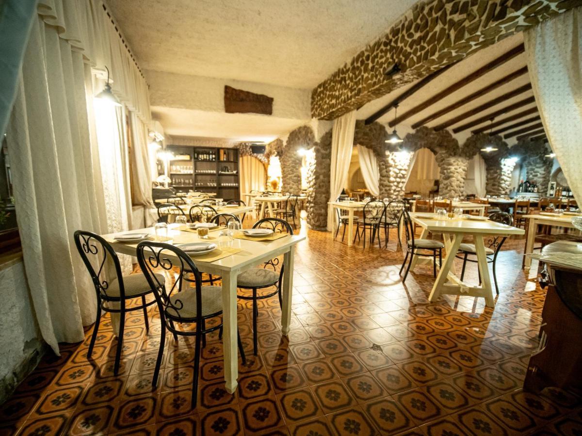Albergo Ristorante Locanda Rosella Giba Kültér fotó